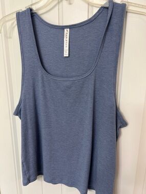 Fabletics‎ Madelaine Petsch Arya Low Scoop Neck Tank Top XL Sky Way Blue Ribbed